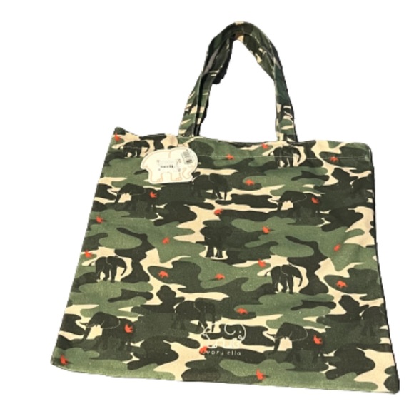 ivory ella Handbags - NWT Ivory Ella Camofaluge Tote Bag